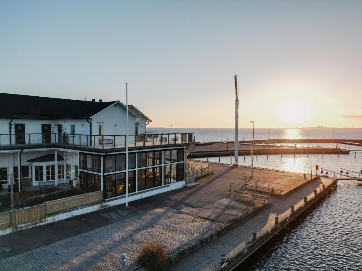 Hotell Hamnen แฟร์เยสตาเดน ภายนอก รูปภาพ