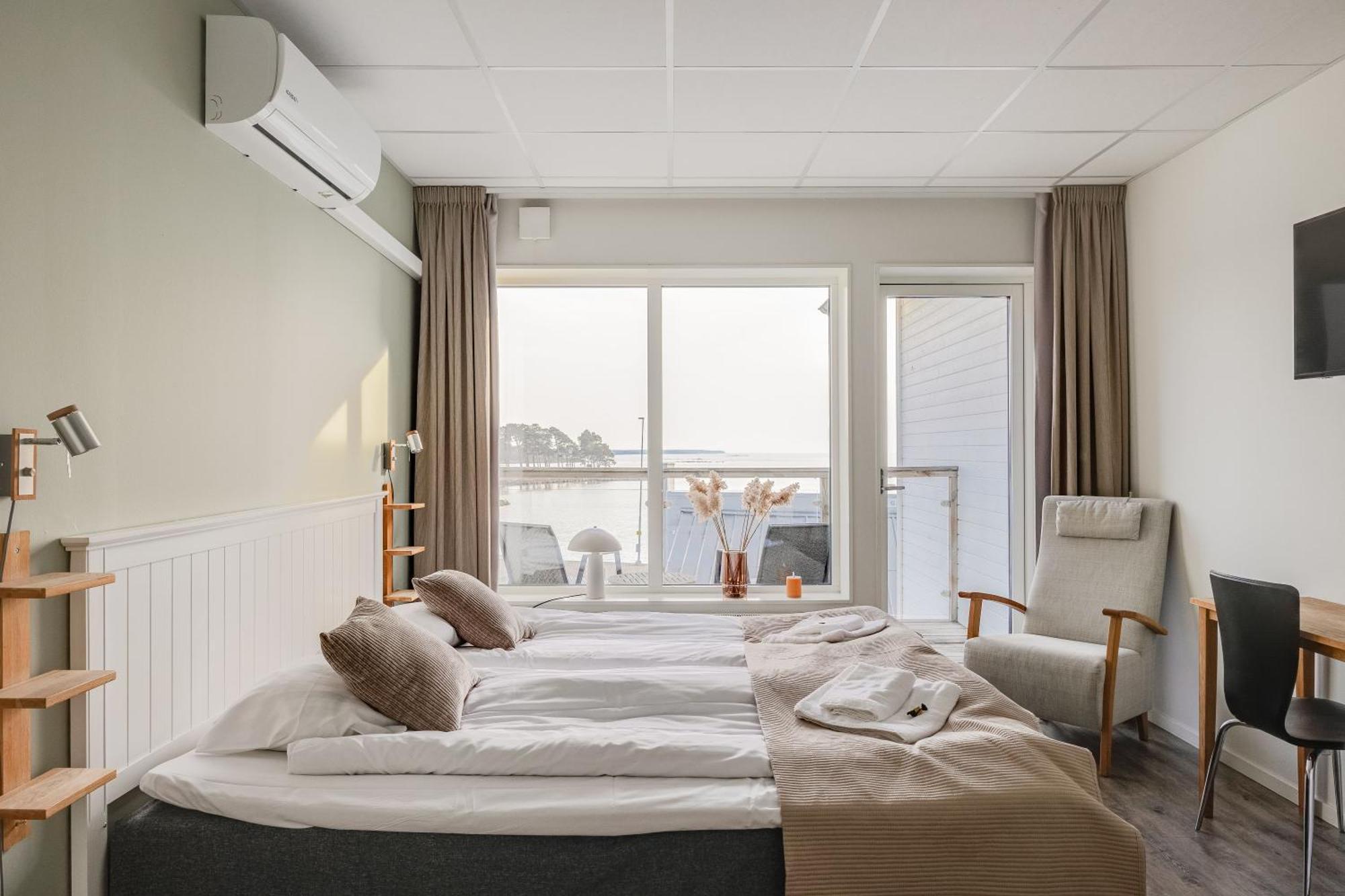 Hotell Hamnen แฟร์เยสตาเดน ภายนอก รูปภาพ