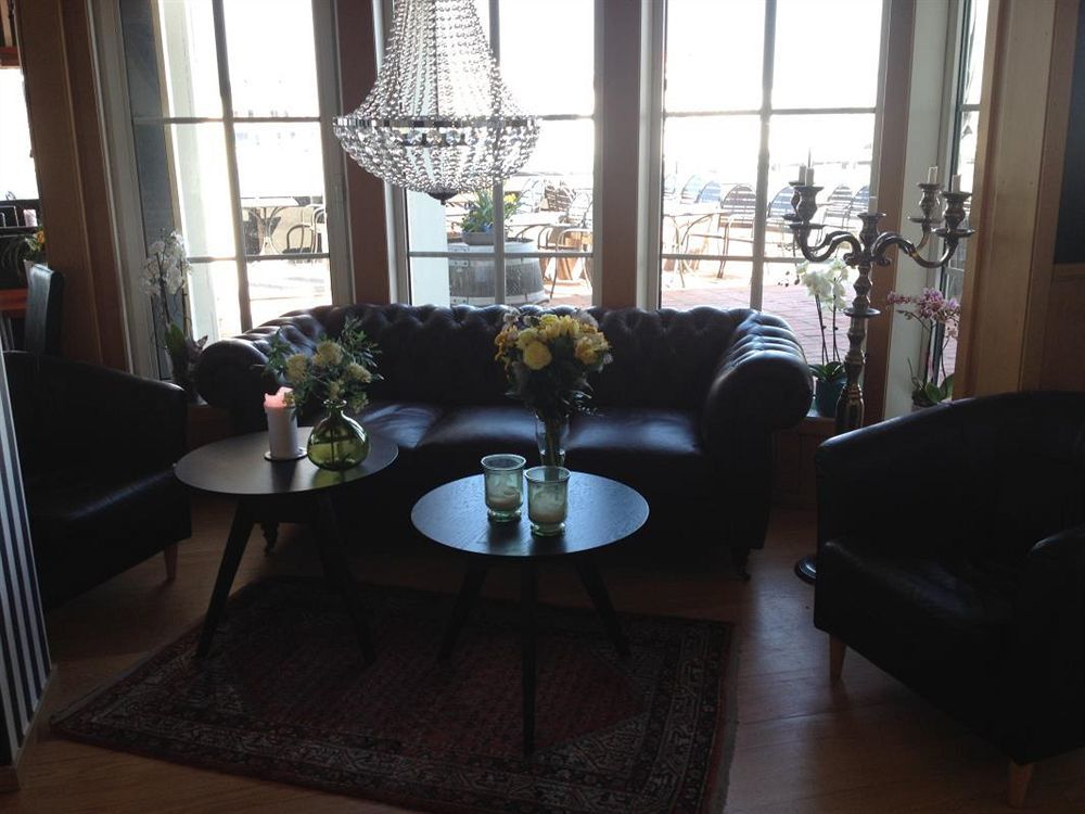Hotell Hamnen แฟร์เยสตาเดน ภายนอก รูปภาพ